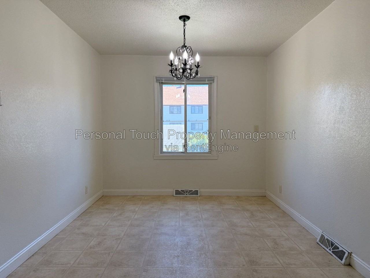 737 Oak St N - Photo 6 of 30