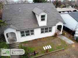 featured image of 1901 Grace Ave