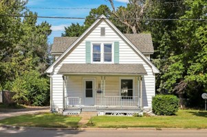 featured image of 2910 Sw 17th St