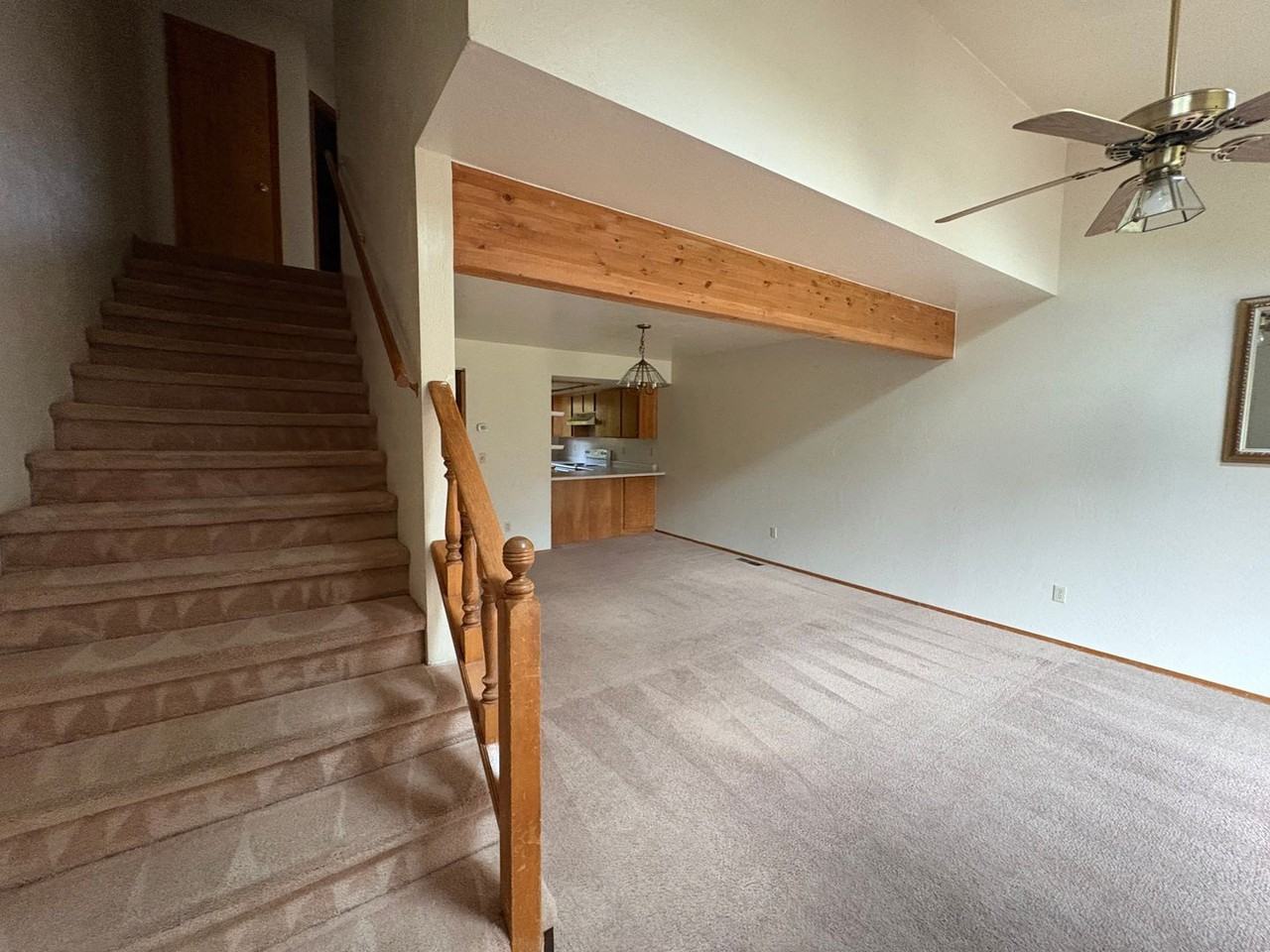 2446 N Earle Dr