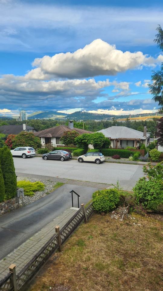Cloverley Street, North Vancouver, BC V7L 1N3 - 3 Bedroom Apartment for ...