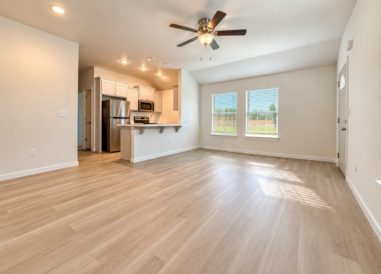 2123 Sw Mckinley Ave #2 - Photo 3 of 19