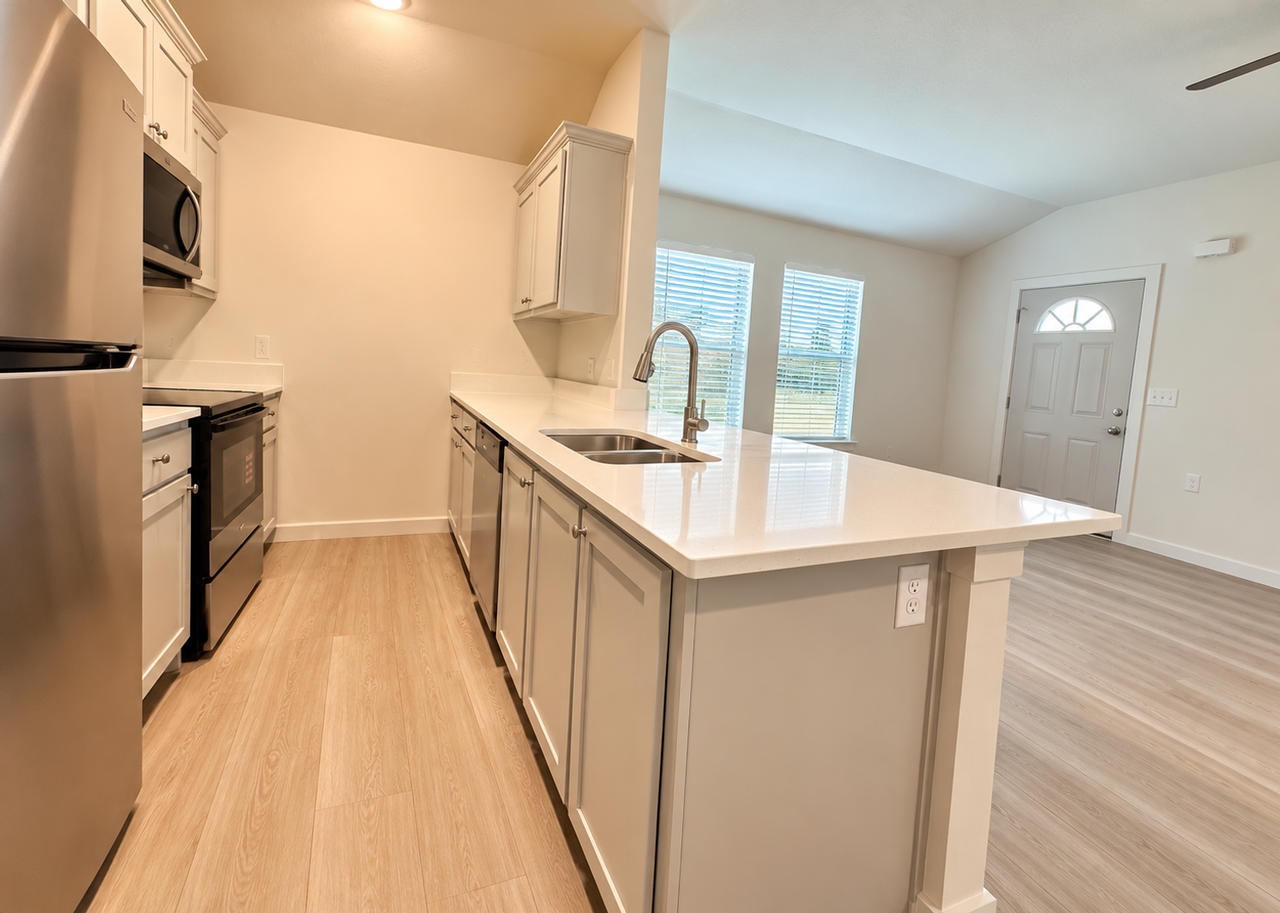 2123 Sw Mckinley Ave #2 - Photo 7 of 19
