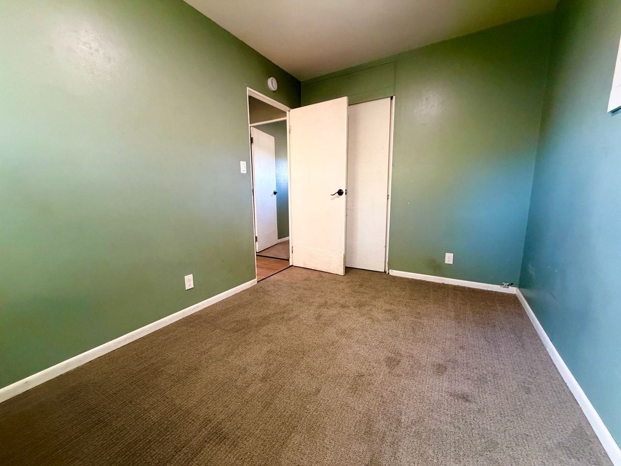 5500 N 60th St - Photo 4 of 6