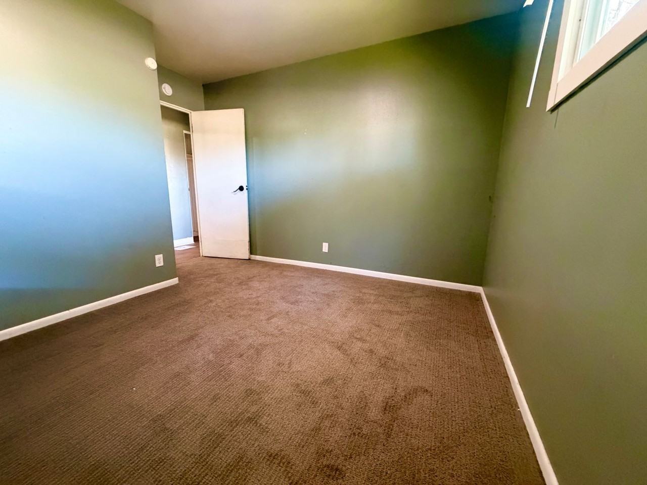 5500 N 60th St - Photo 5 of 6