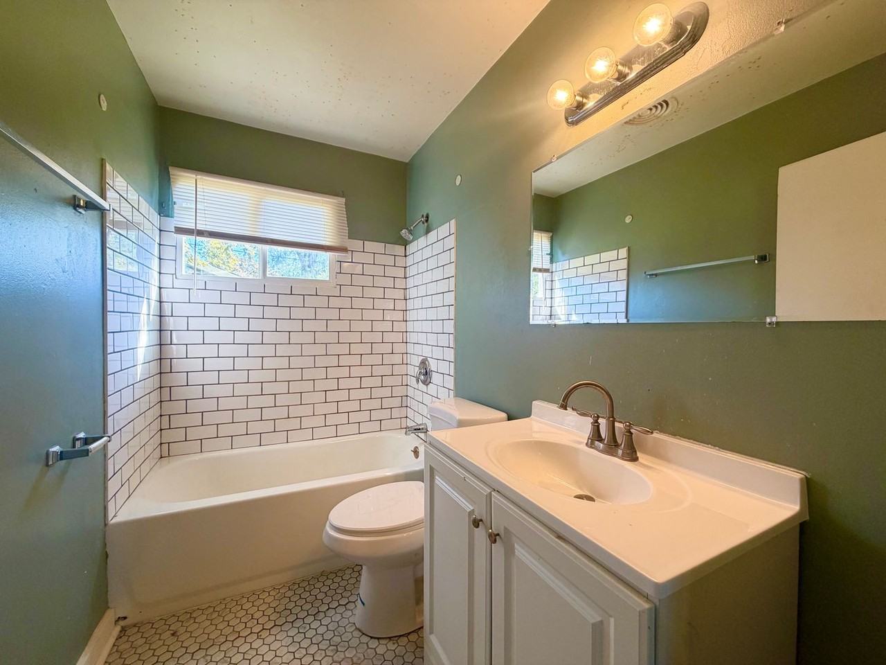 5500 N 60th St - Photo 6 of 6