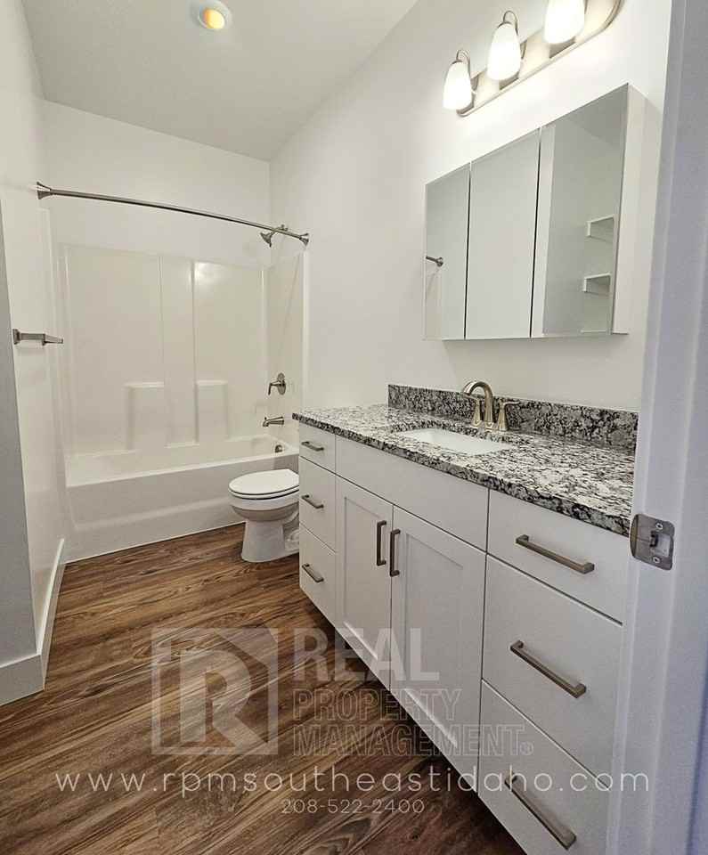 519 Tiller Ave - Photo 7 of 29