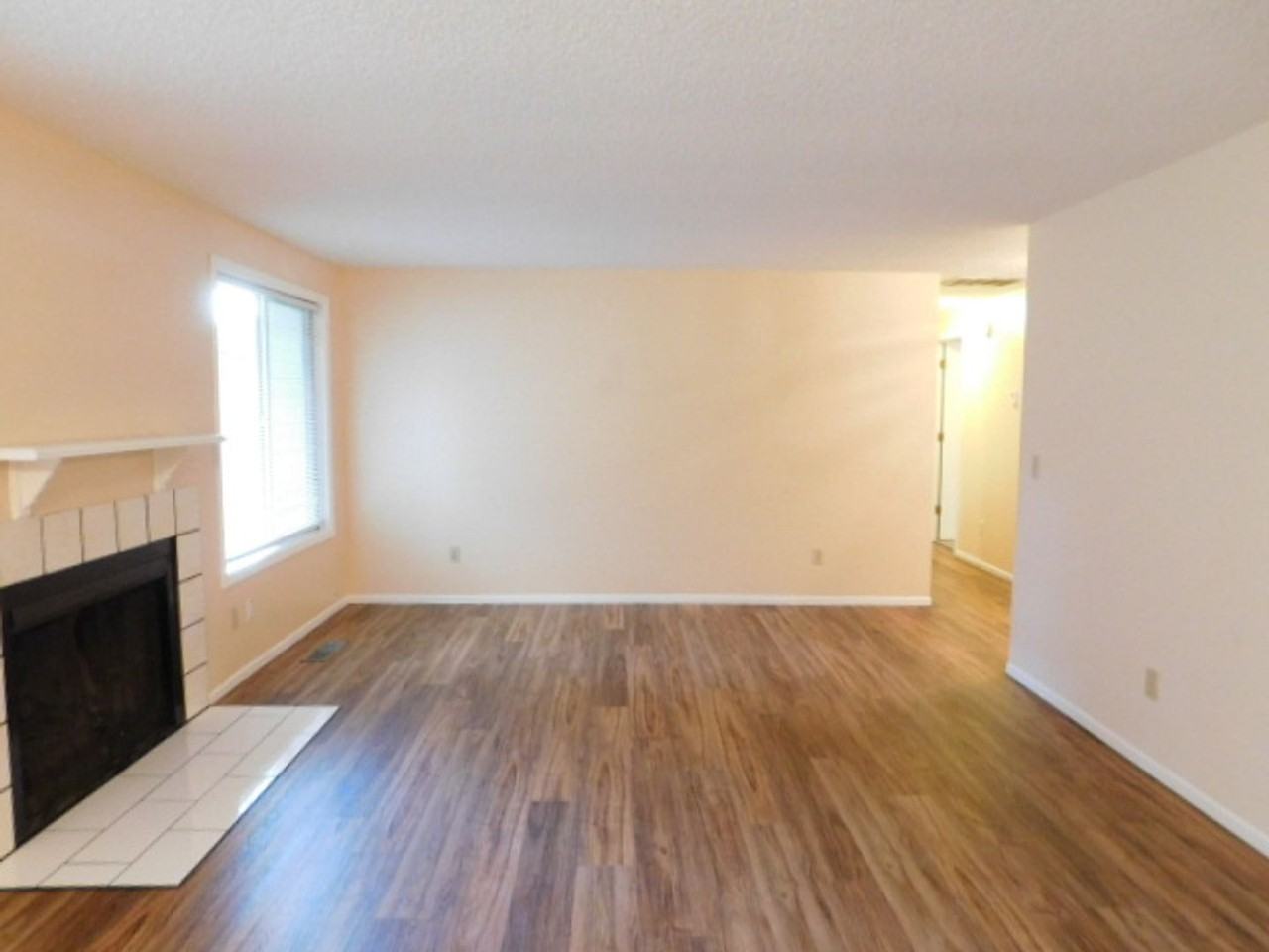 5127 Sprice Ct Se - Photo 5 of 33