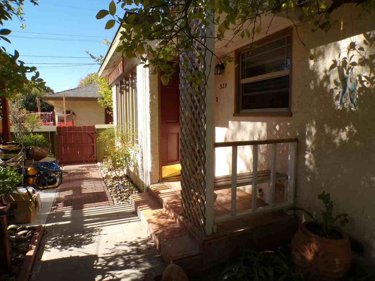 527 Orange Ave - Photo 3 of 17