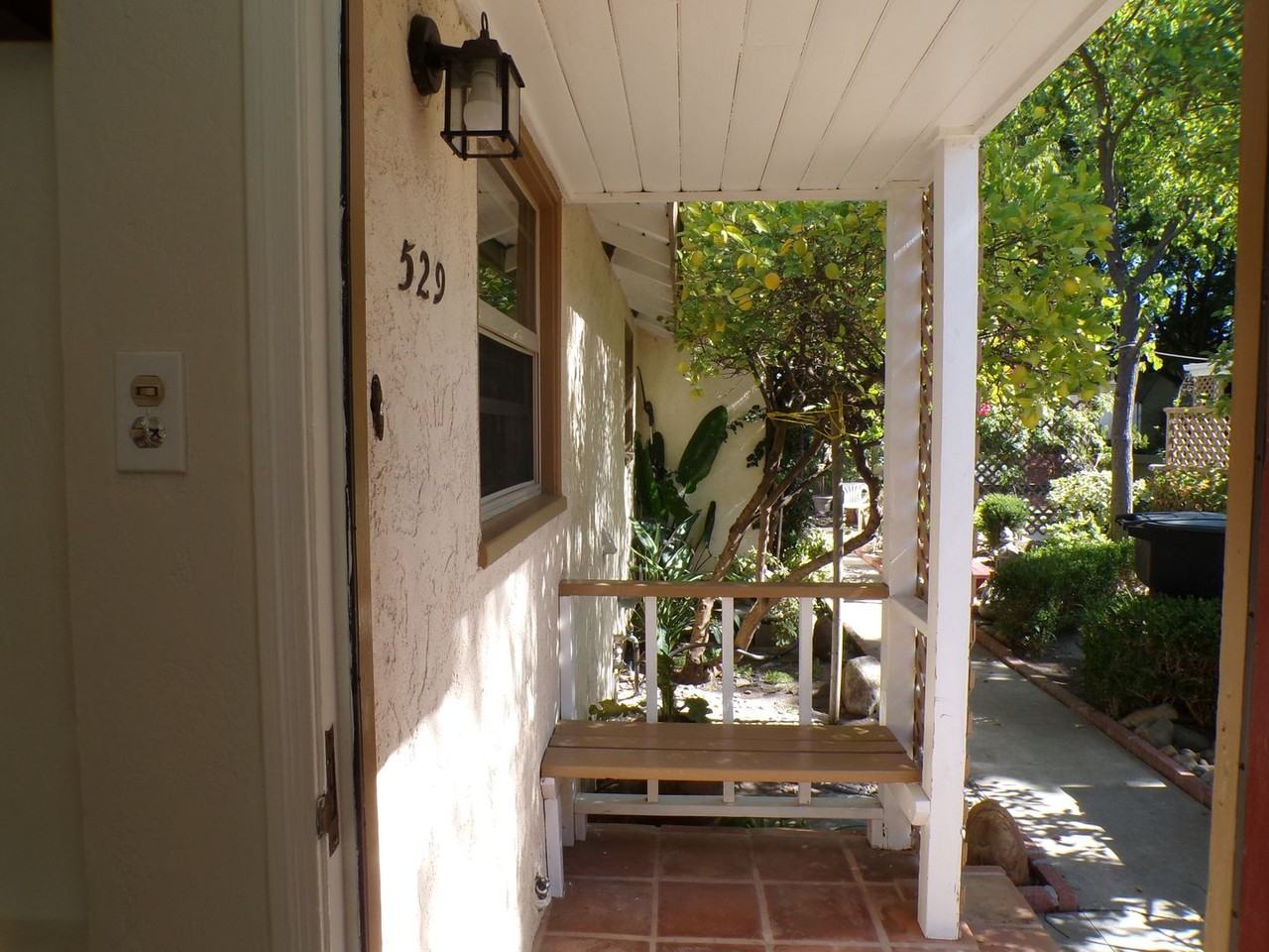 527 Orange Ave - Photo 4 of 17
