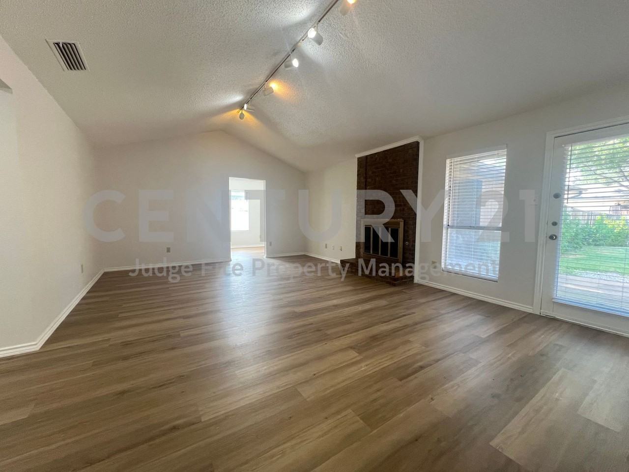 4517 Boston Dr - Photo 6 of 35