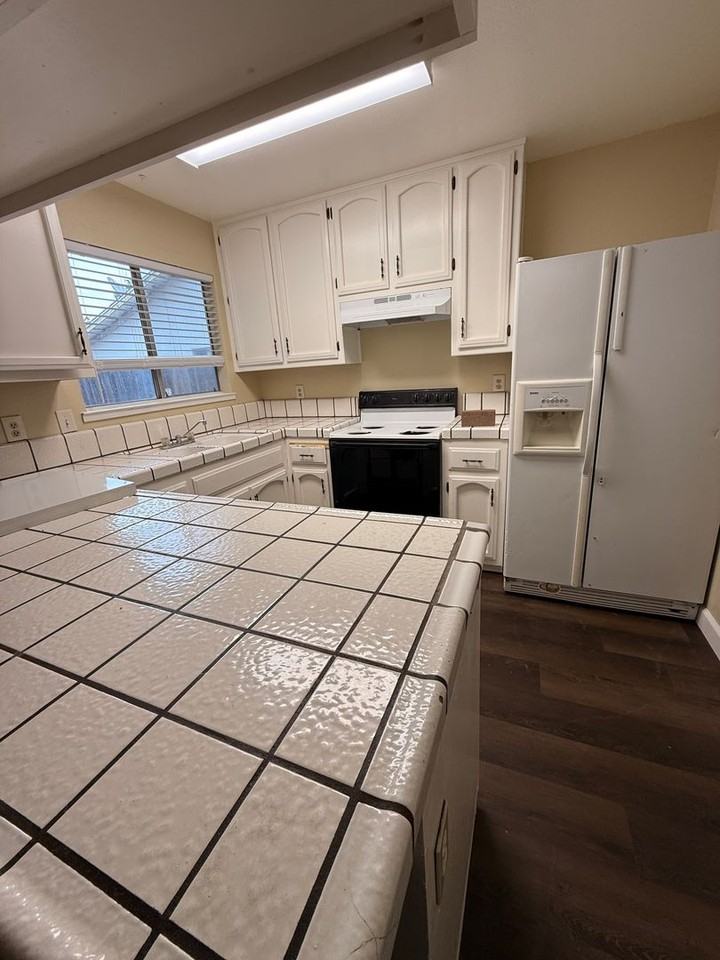 1001 Whitemarsh Way - Photo 5 of 27