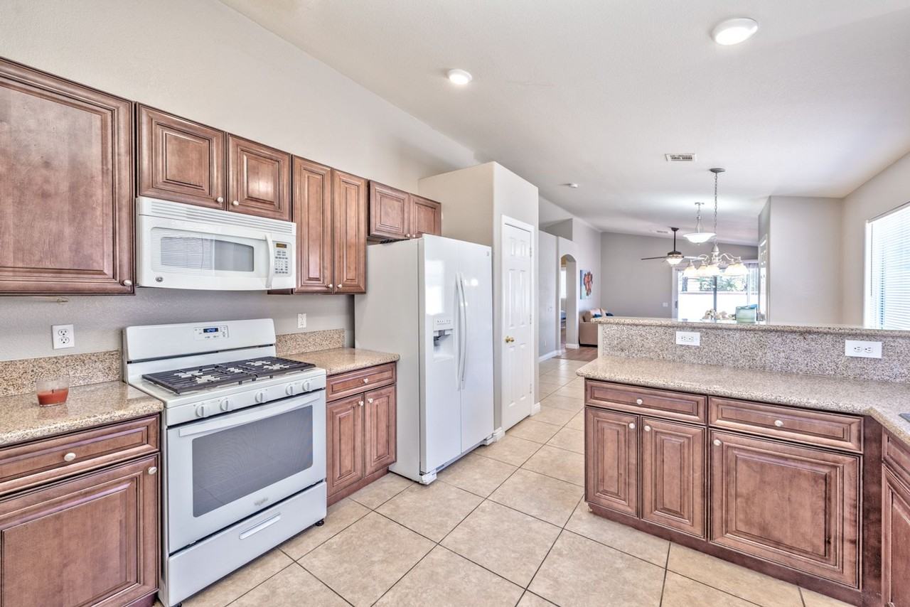 2146 Sunset Vista Ave - Photo 3 of 16