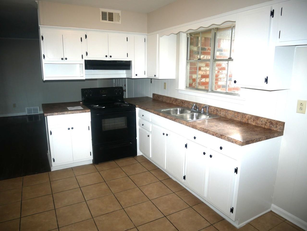 1269 Staunton Dr - Photo 4 of 18