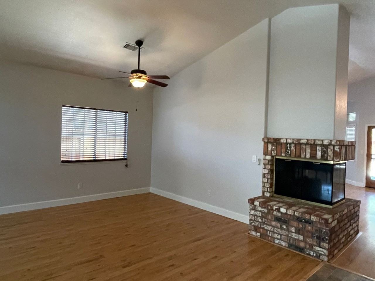 5806 Balfor Rd - Photo 3 of 20