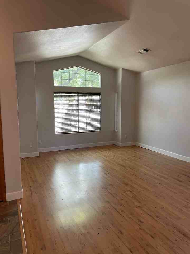 5806 Balfor Rd - Photo 4 of 20