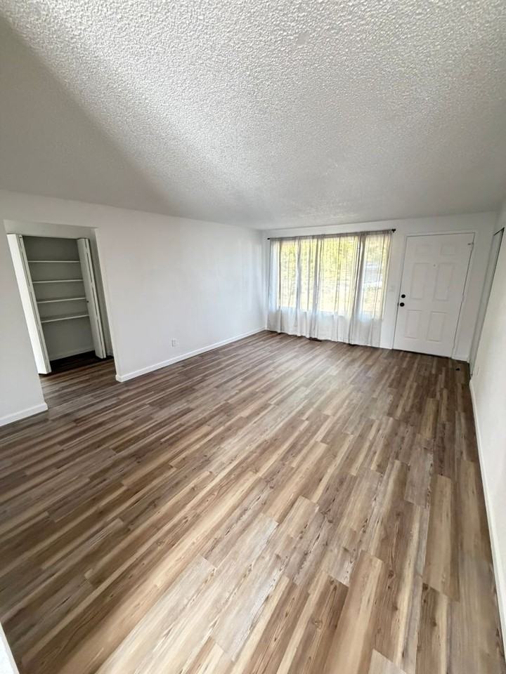 2240 Jefferson Ct Se - Photo 2 of 31