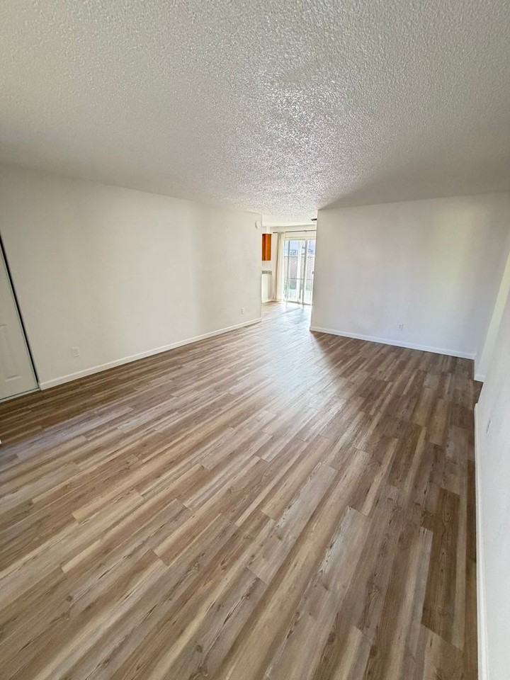 2240 Jefferson Ct Se - Photo 3 of 31