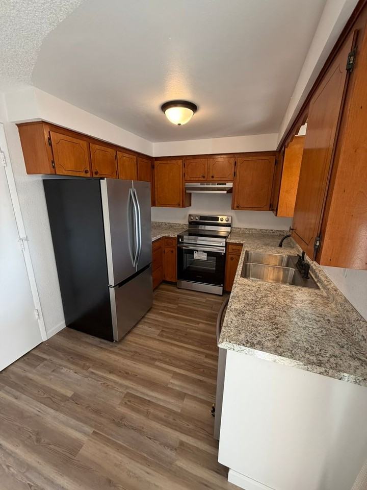 2240 Jefferson Ct Se - Photo 5 of 31