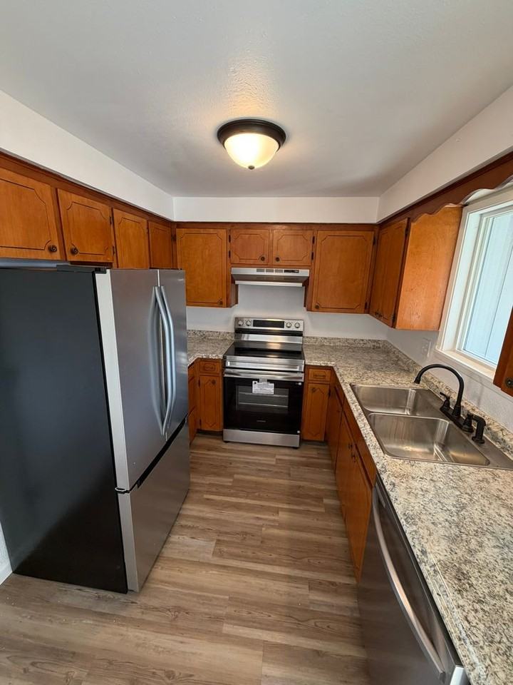 2240 Jefferson Ct Se - Photo 6 of 31