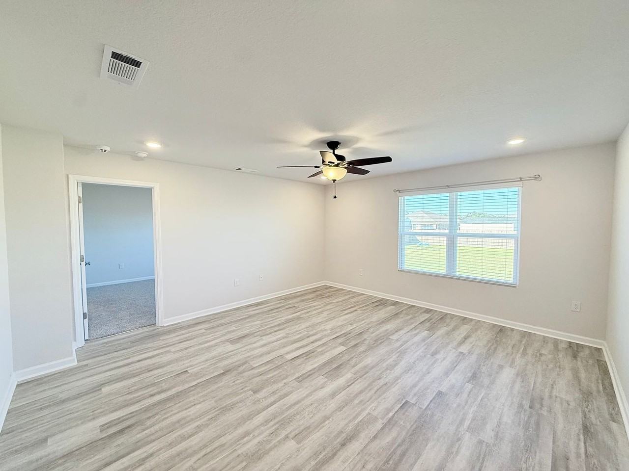 5487 Silverbell Dr - Photo 4 of 17
