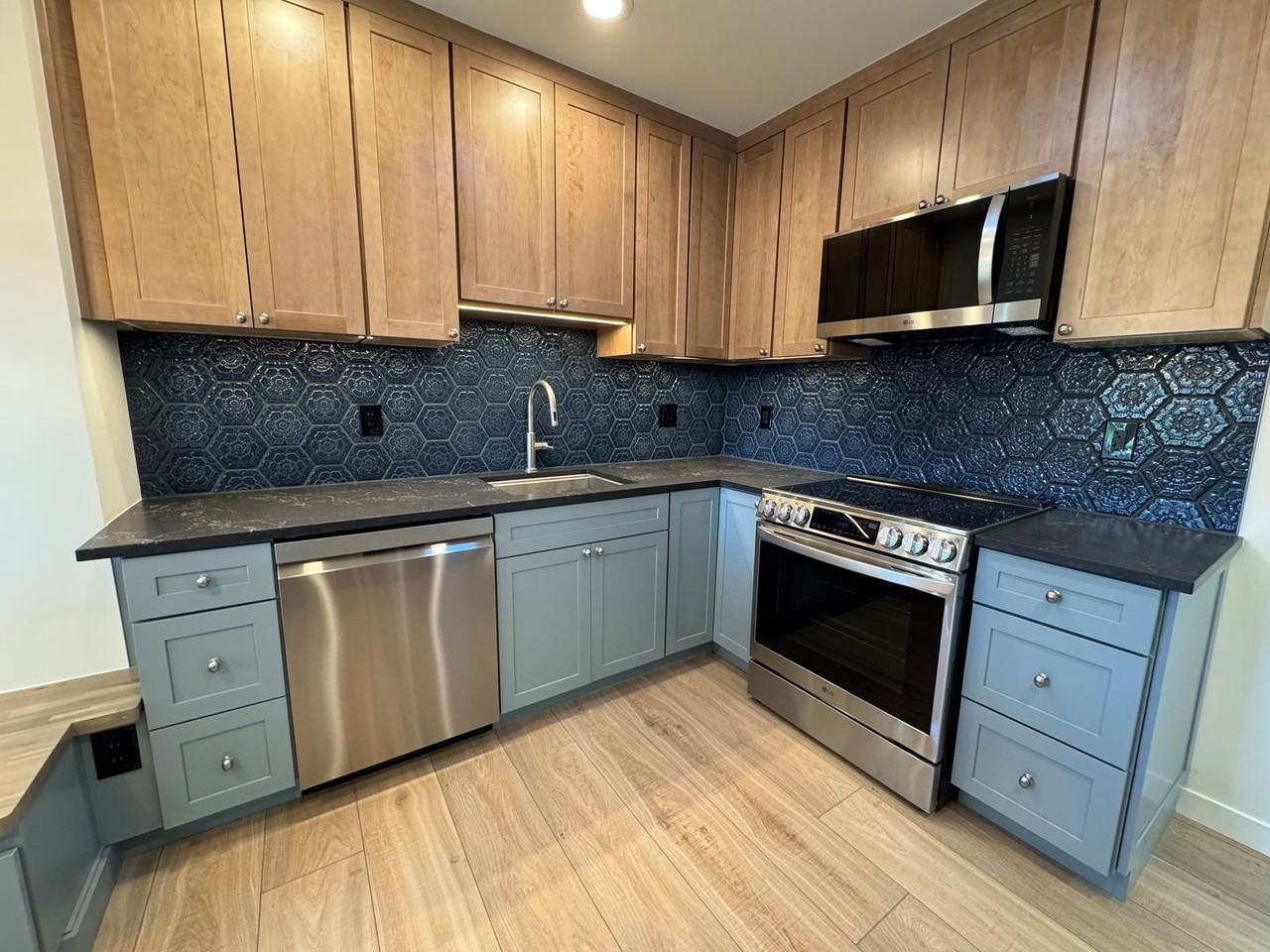 360 W Taylor St - Photo 2 of 15