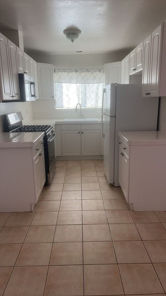 605 Flora Dr - Photo 5 of 29