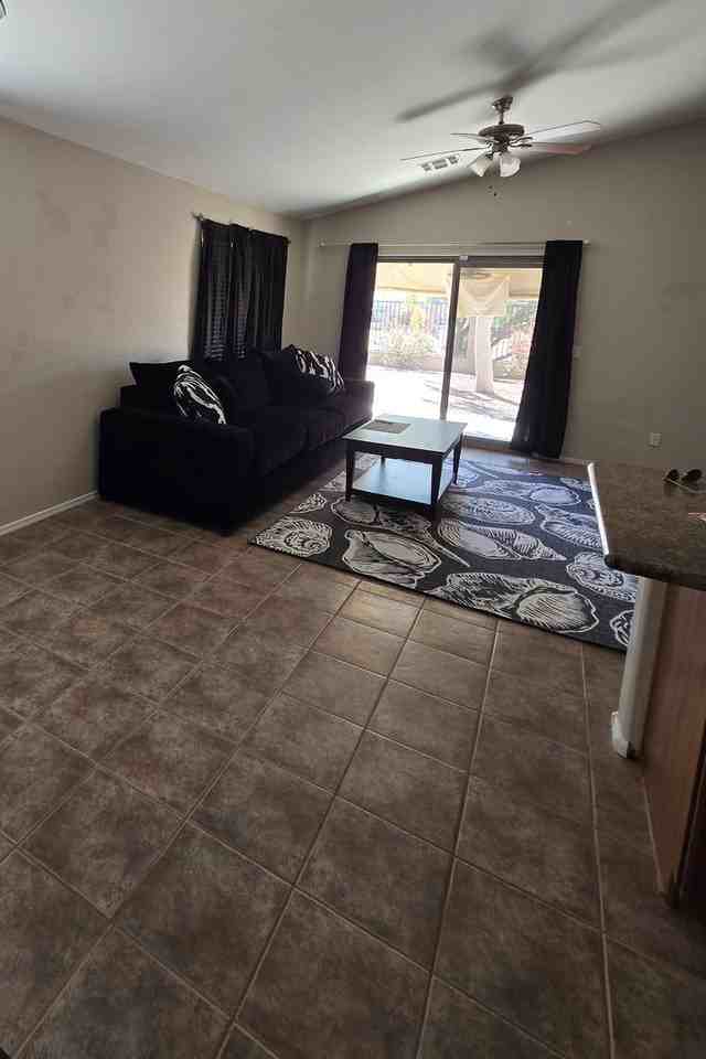 15843 W Washington St - Photo 3 of 12