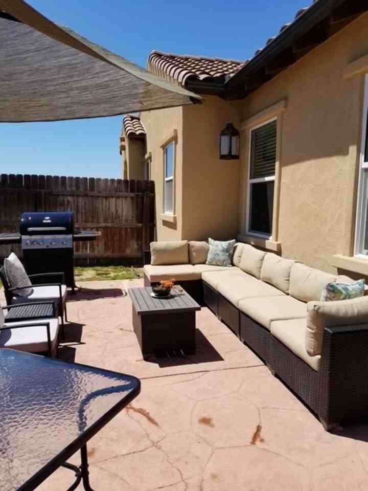 738 Goddard Dr - Photo 2 of 5
