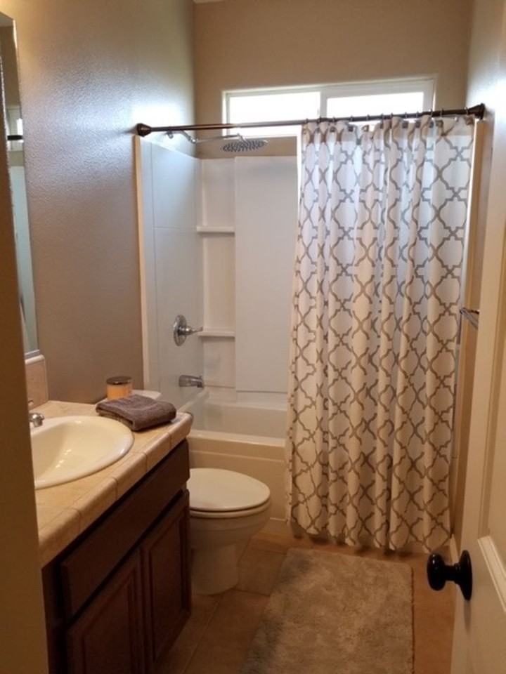 738 Goddard Dr - Photo 4 of 5