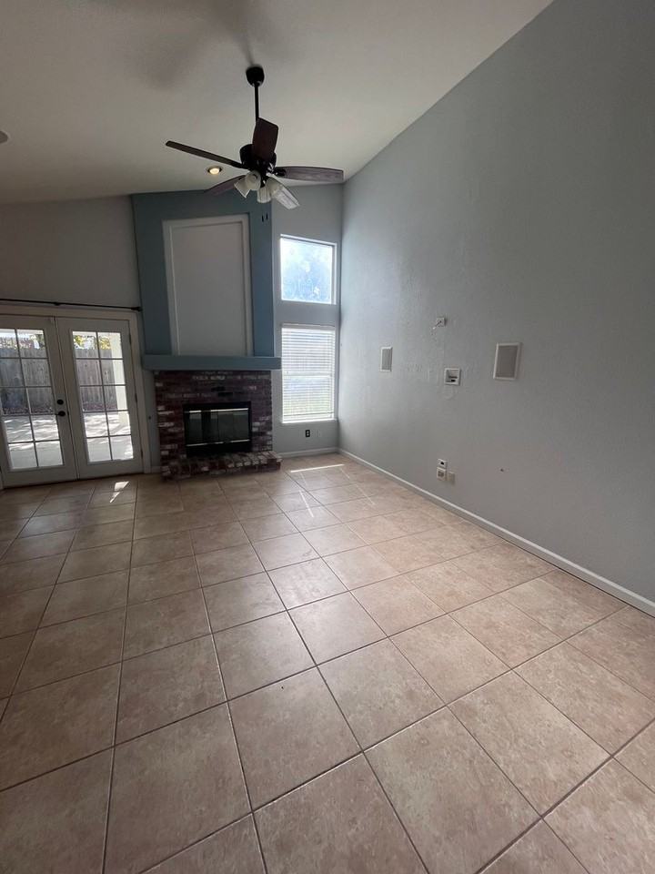 9094 Chantal Way - Photo 5 of 13
