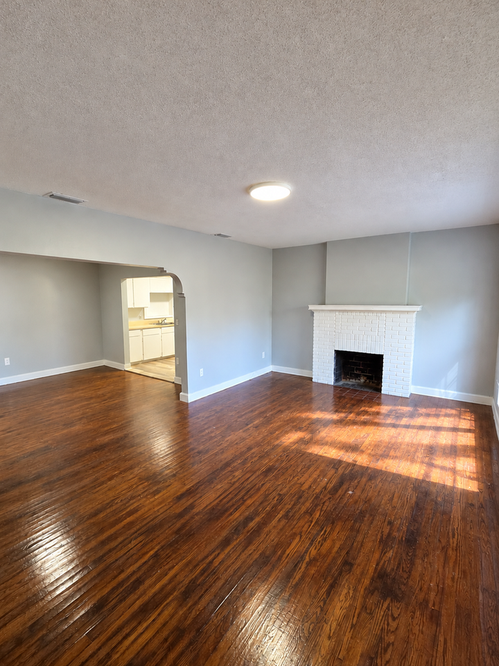 1409 Fern Pl - Photo 4 of 17