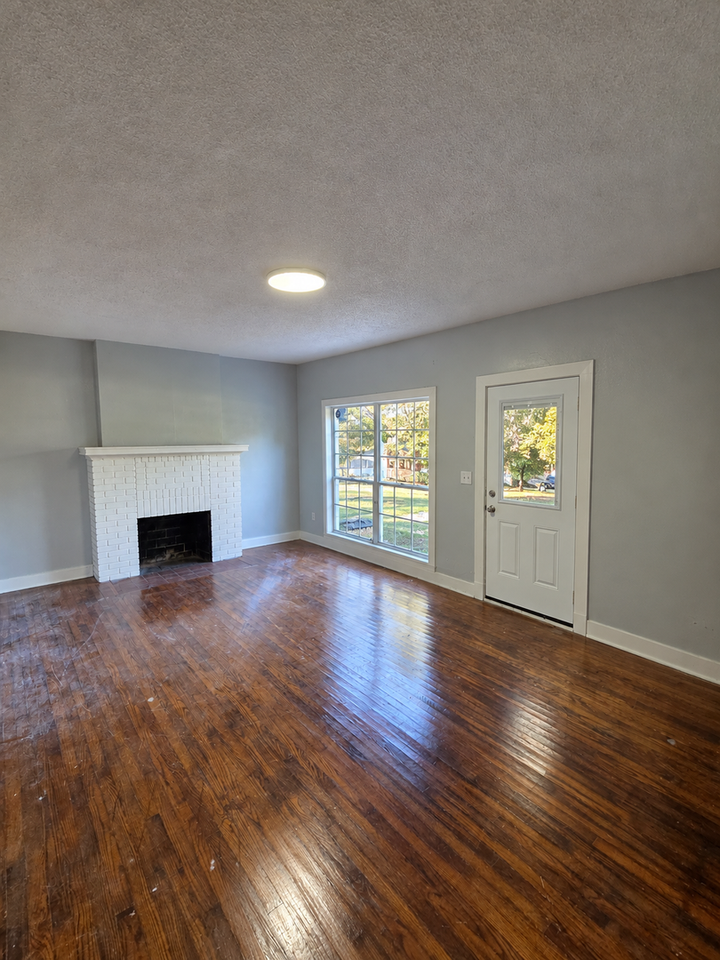 1409 Fern Pl - Photo 5 of 17