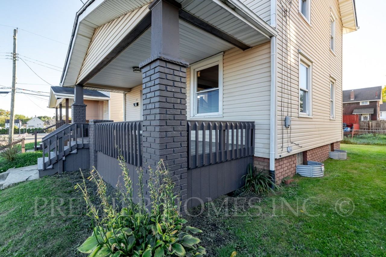 643 Forest Ave Sw - Photo 2 of 18