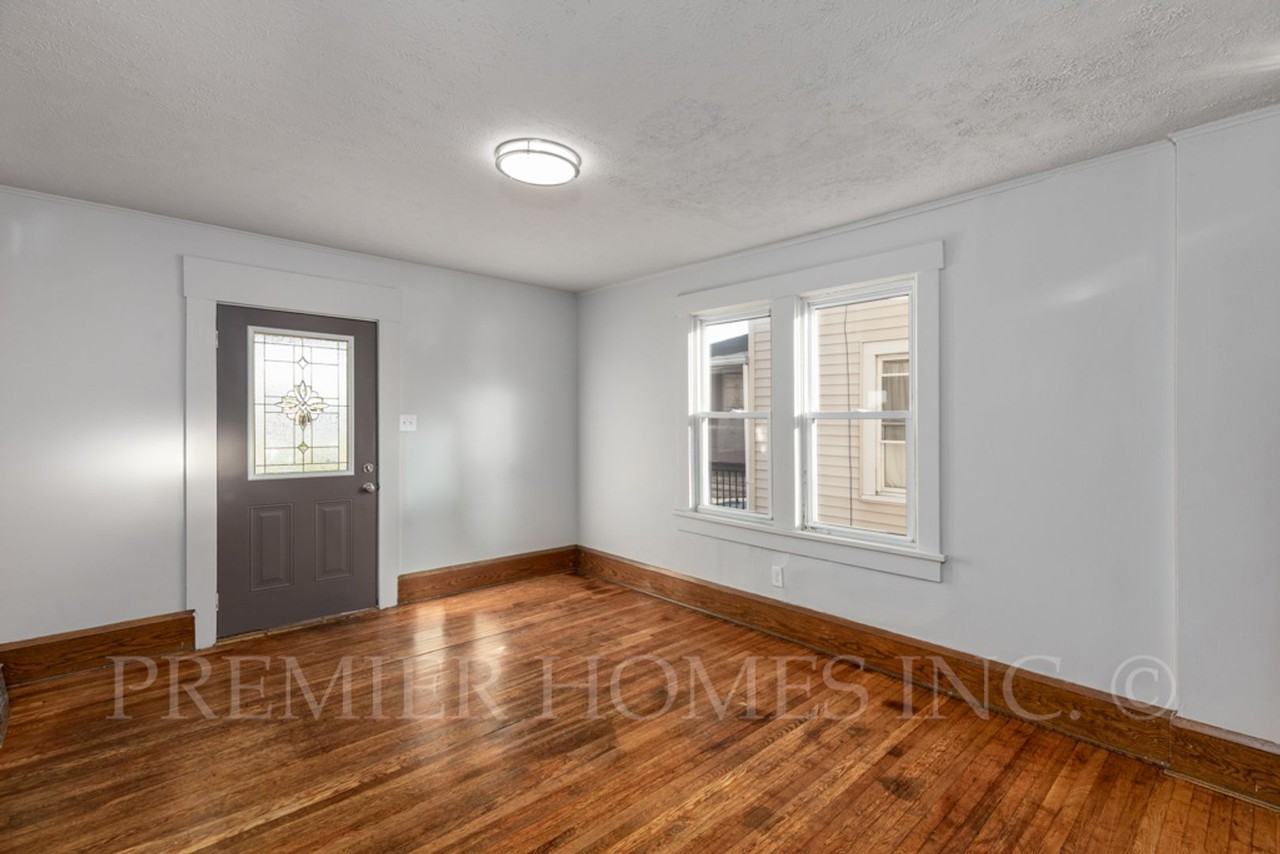 643 Forest Ave Sw - Photo 4 of 18