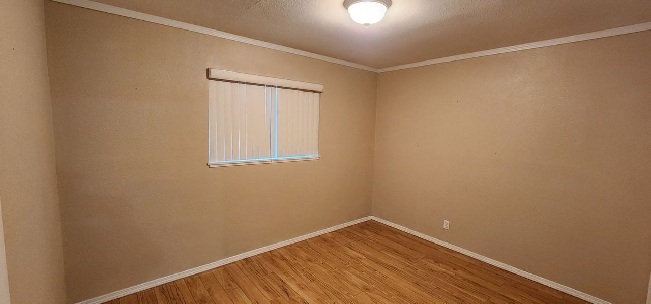 2145 Paris Ave - Photo 4 of 8
