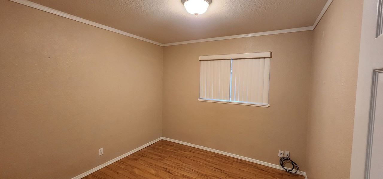 2145 Paris Ave - Photo 5 of 8