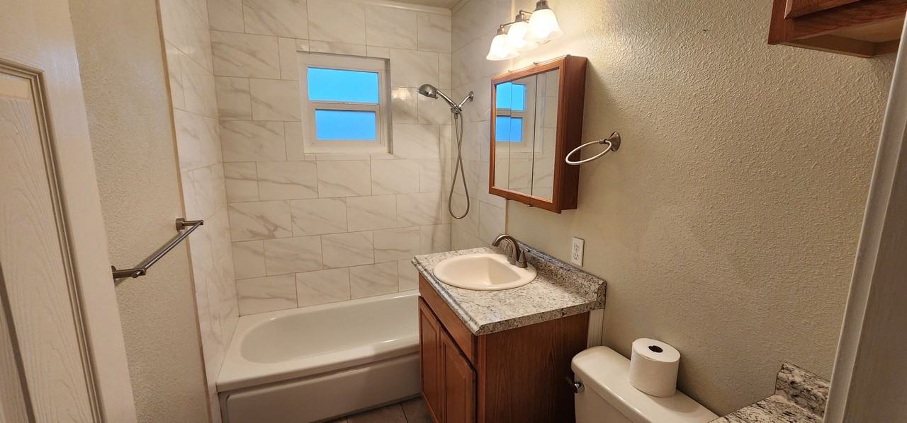 2145 Paris Ave - Photo 7 of 8