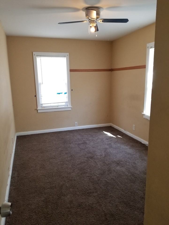 1936 Sundale Ave - Photo 2 of 9