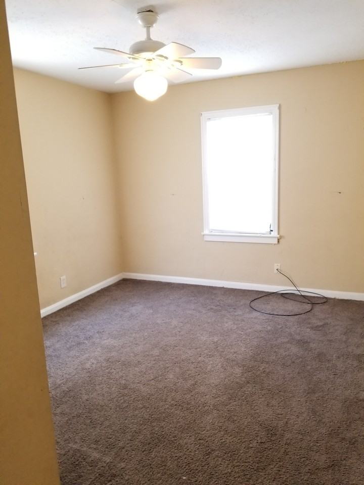 1936 Sundale Ave - Photo 3 of 9
