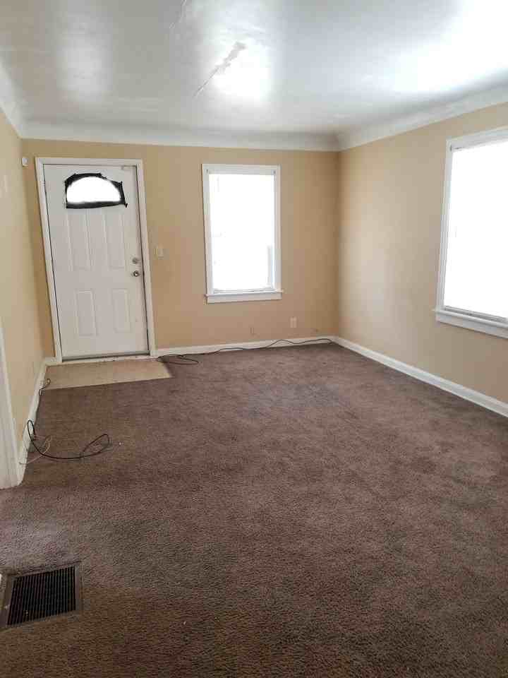 1936 Sundale Ave - Photo 5 of 9