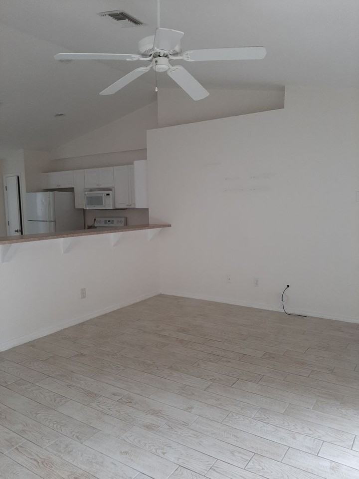 1302 Nw Juanita Pl - Photo 4 of 18