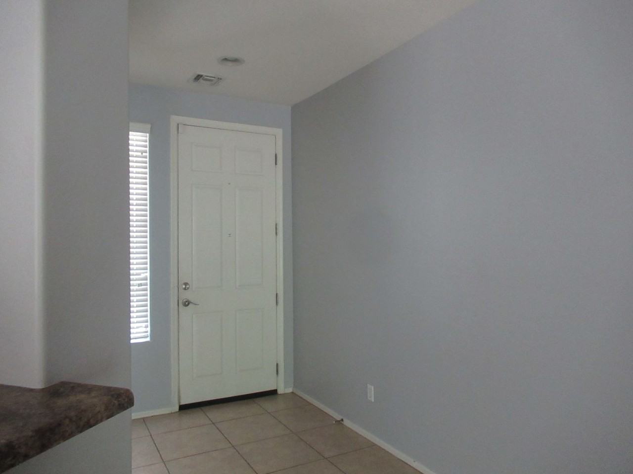 10784 W Washington St - Photo 3 of 25