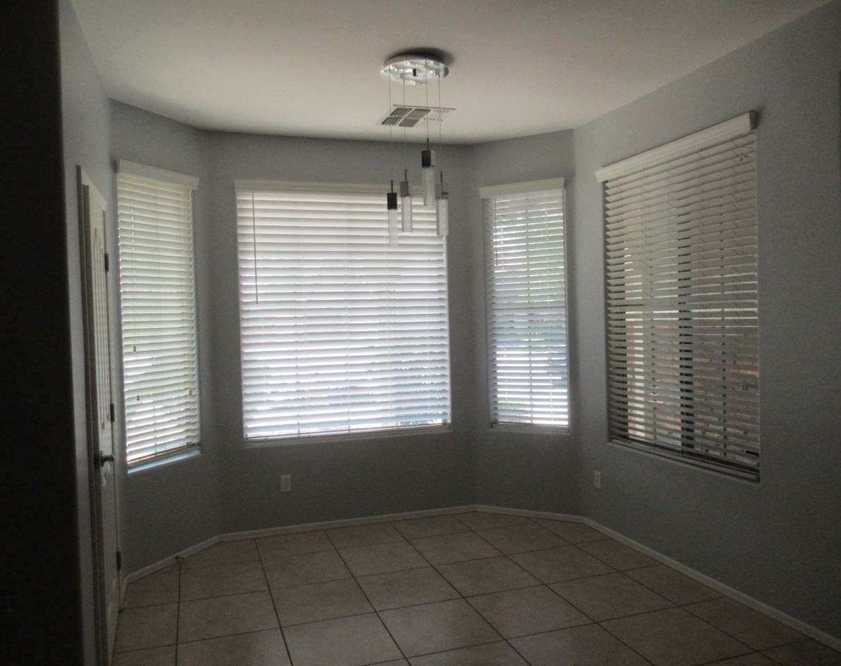 10784 W Washington St - Photo 6 of 25