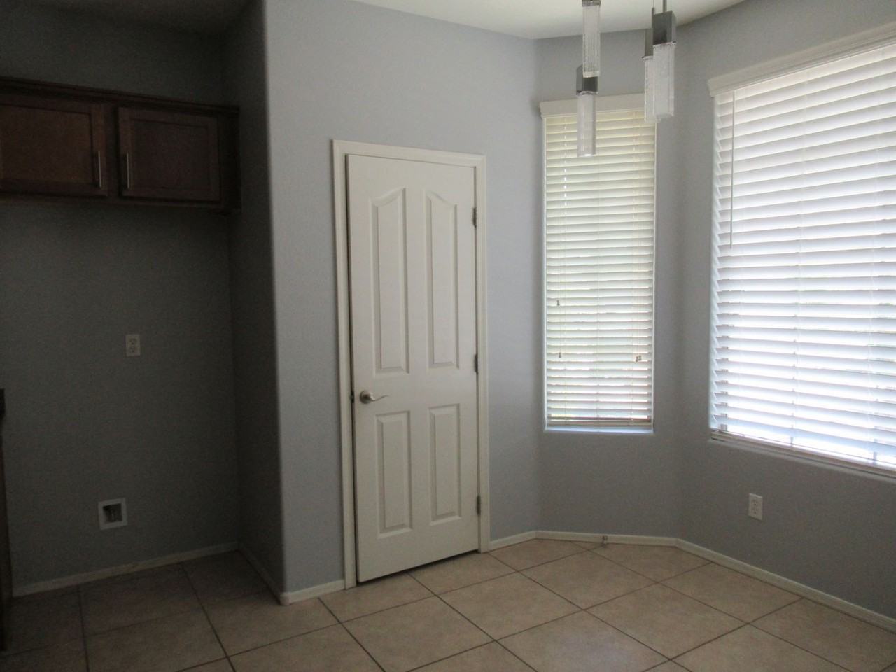 10784 W Washington St - Photo 7 of 25