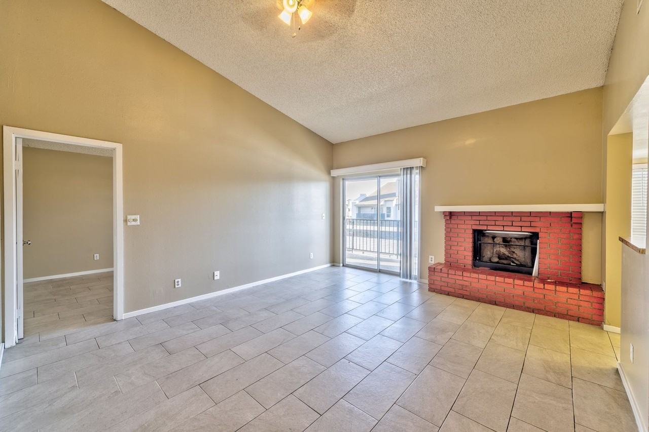2981 Country Manor Ln #123 - Photo 3 of 16