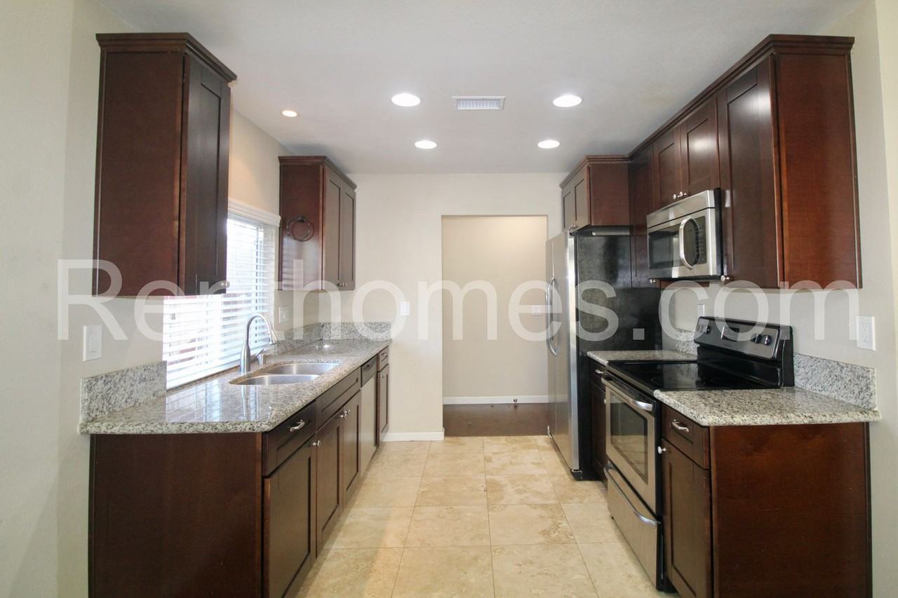 2310 Ladlehill Dr - Photo 6 of 21