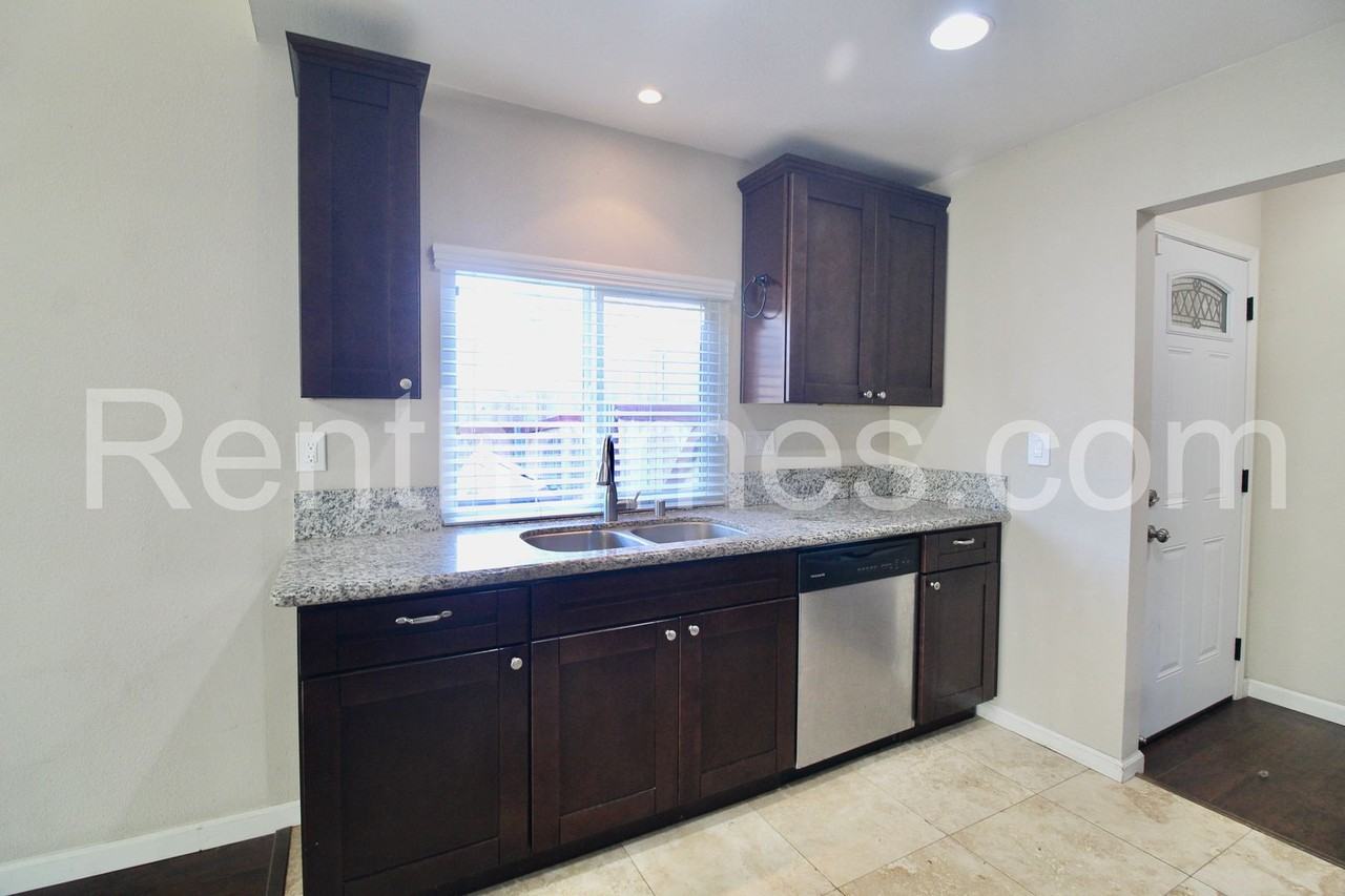 2310 Ladlehill Dr - Photo 7 of 21
