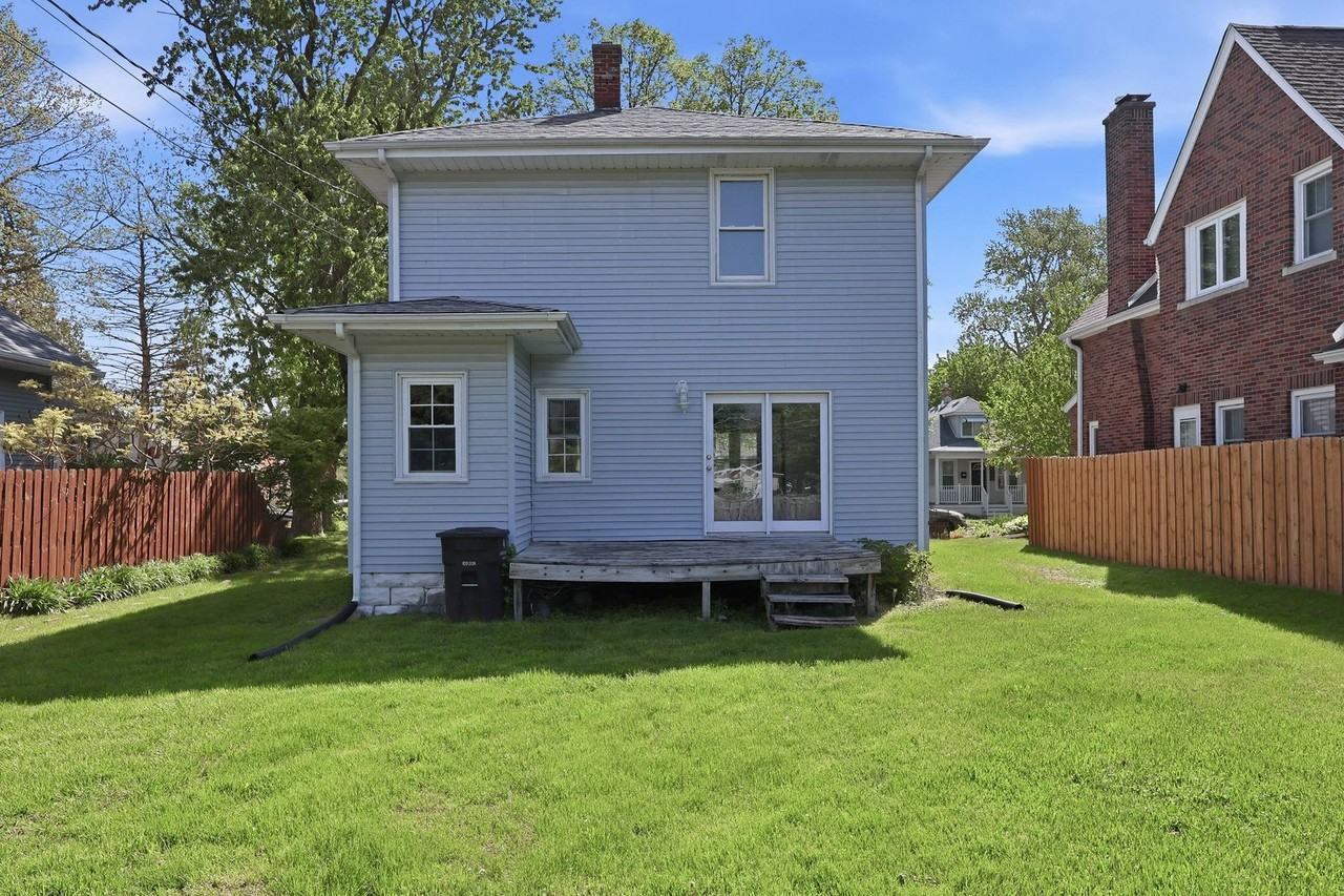 1536 35th St - Photo 4 of 25