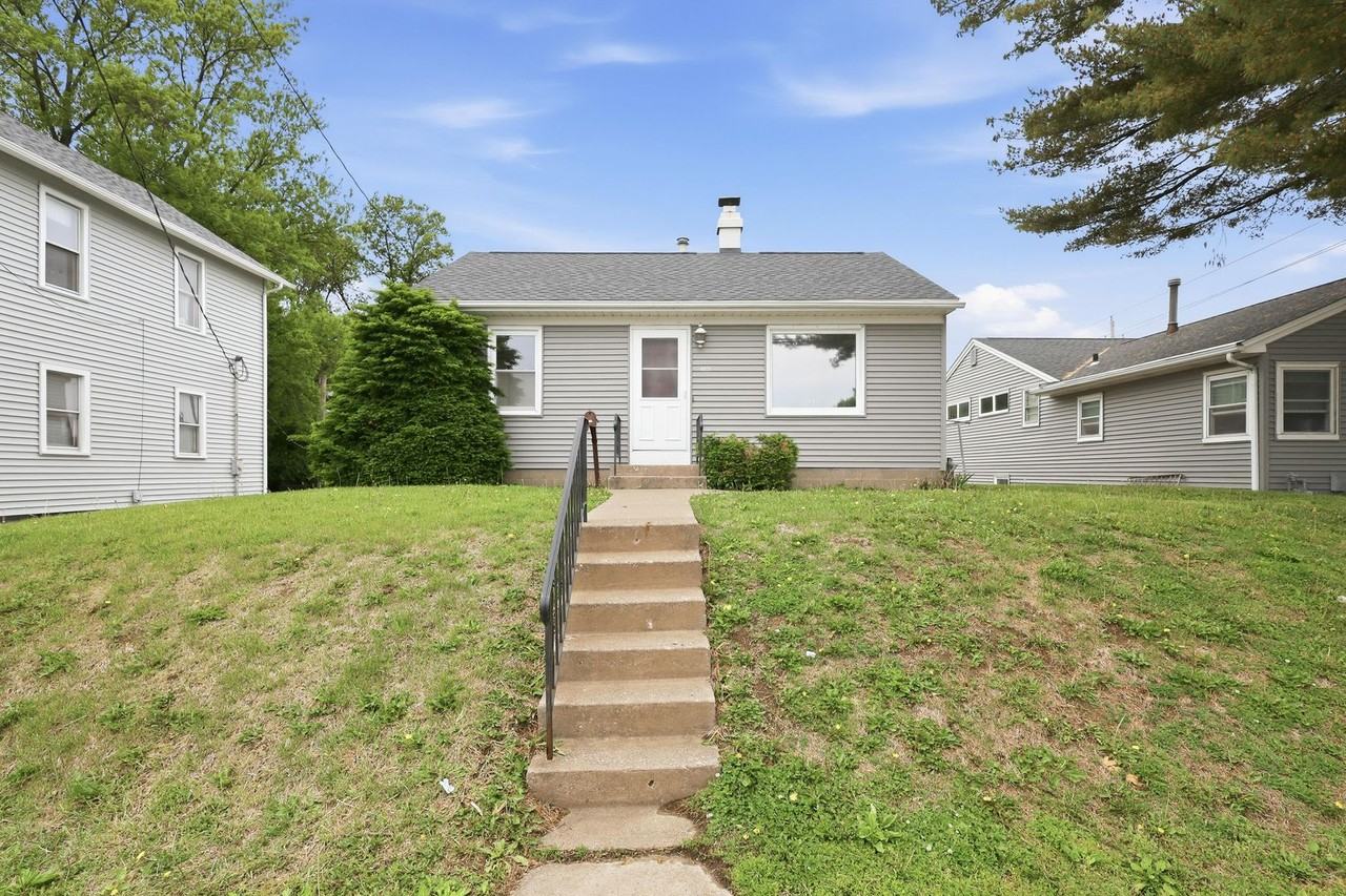 2506 17th St - Photo 2 of 23